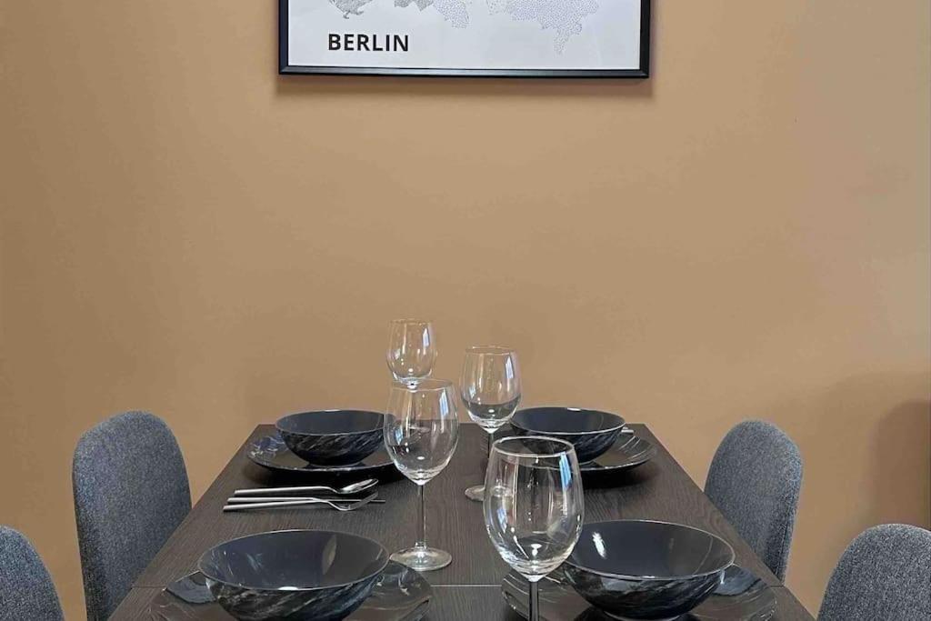 2 Zimmer Apartment Mit Parkplatz Berlin Exterior photo